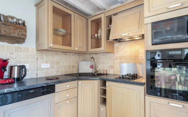 Holiday Home Zoé (CEZ407)