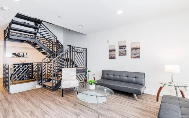 East West Comfort: Hollywood Walk Of Fame Apartments