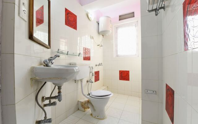 OYO 15765 Hotel Eve