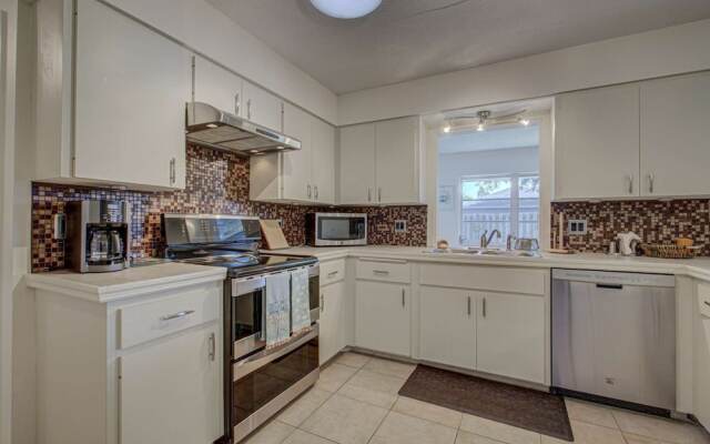 Peaceful Egret Pool Home in Venice