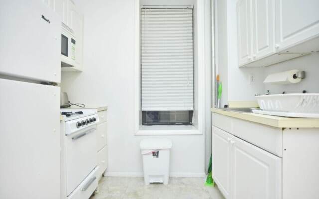 Fancy 2 Br on Upper East Side