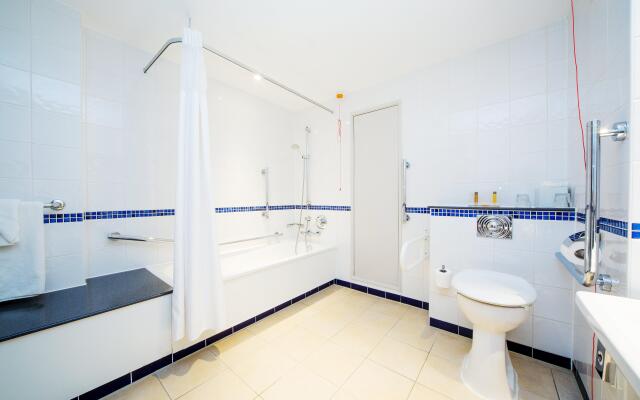 Holiday Inn London-Gatwick Airport by IHG