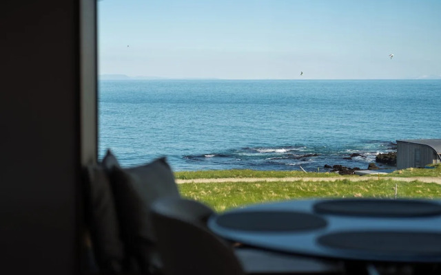Peninsula Suites