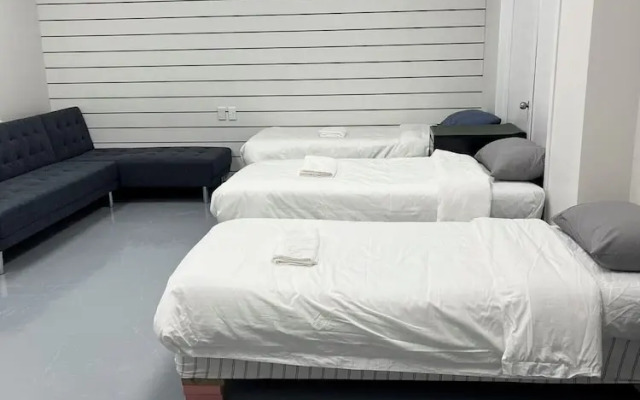 3 single and 2 sofa beds Studio Suite 7