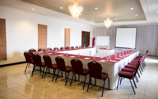 Queen Margarette Hotel - Main