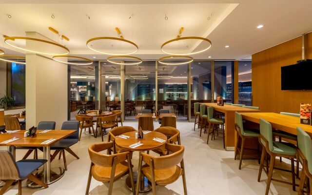Hyatt Place Macae