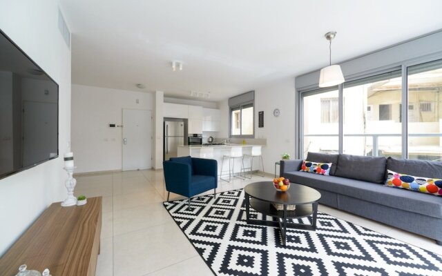Amazing 3 BDR 2 Baths, Balcony and Parking