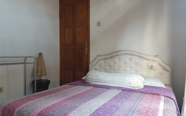 OYO 90017 Villa Mawar Asri
