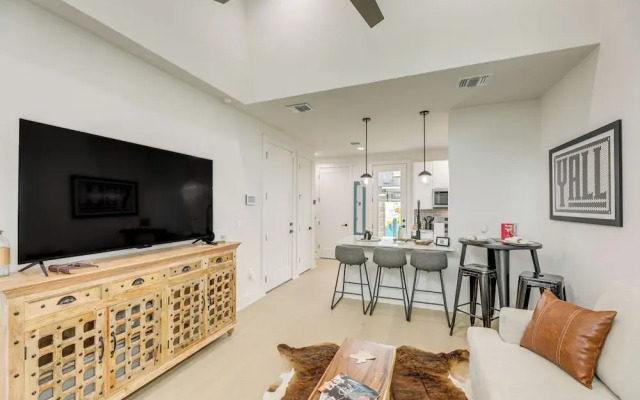 Modern Austin Retreat w/ Heated Cowboy Pool!