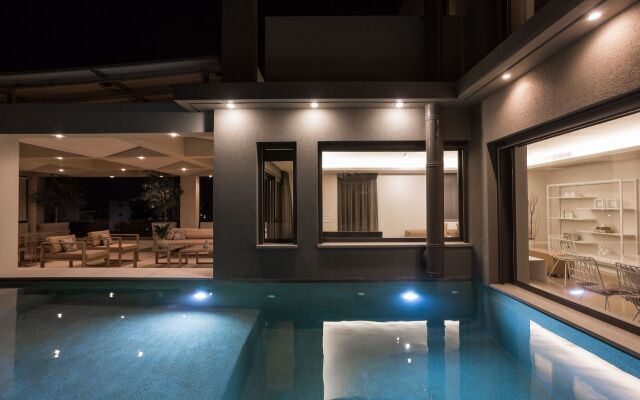 Elaia Luxury Suites