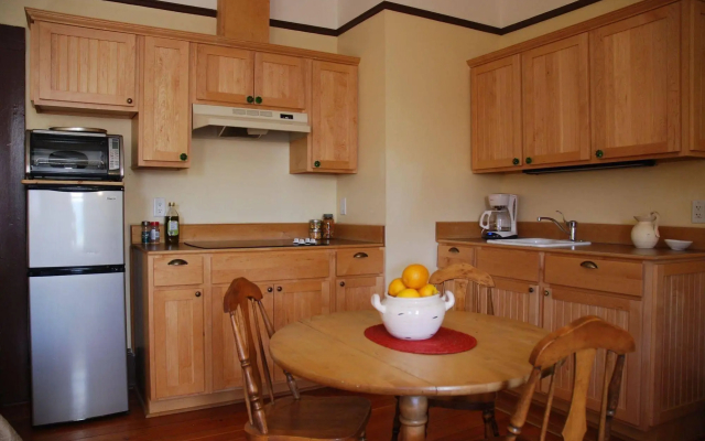 Victoria Falls House Inn