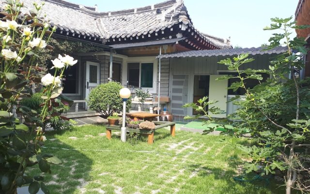 Gyeongju Seorabeol Hanok