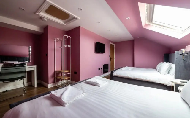 Hollywood Suite Sasco Apartments