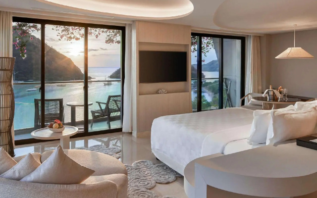 AYANA Komodo Waecicu Beach