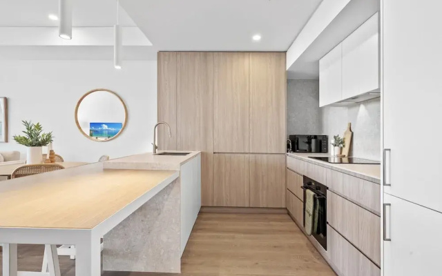 Stylish 2-bed Unit With Views & Rooftop Access