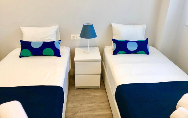 Playa Los Álamos, descanso y ocio en Torremolinos