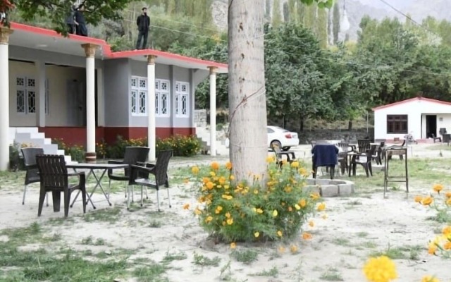 Kachura Gateway Hotel