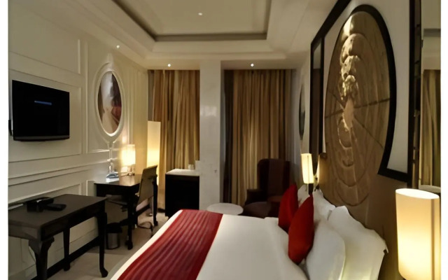 OYO 857 The First Hotel