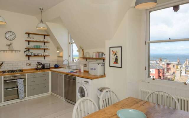 Forthview - Traditional 2 Bedroom Apartment