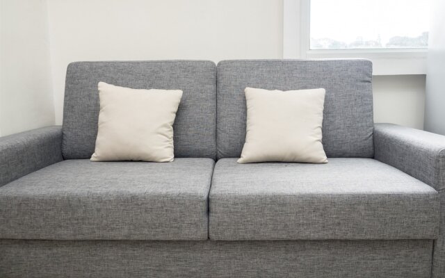 Modern 2BR Apartment at Parahyangan Residence