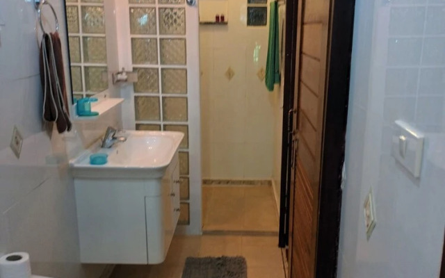 Peaceful 1 BR home in private residence