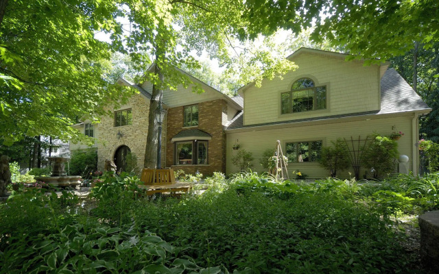 The Roost Bed and Breakfast