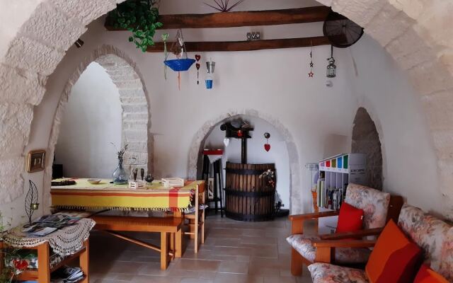 Trulli sotto La Cupa