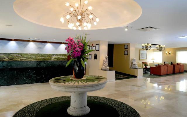 Courtyard By Marriott Cancun Airport