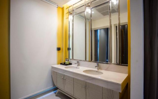 Phukalini Luxury Pool Villa & Onsen