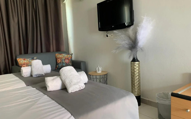 Alkyonides Hotel