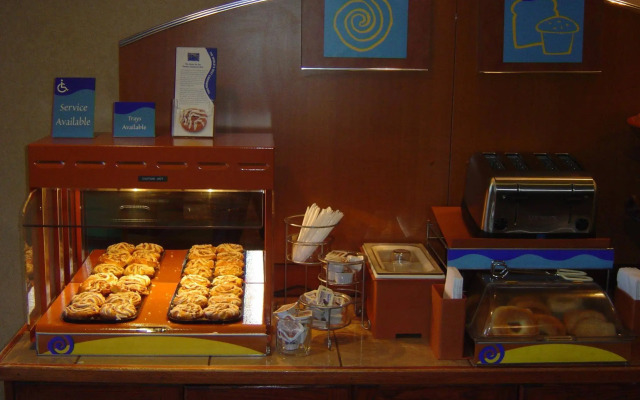 Holiday Inn Express Hotel & Suites Reidsville