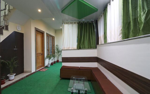 OYO 14251 Green View Doon