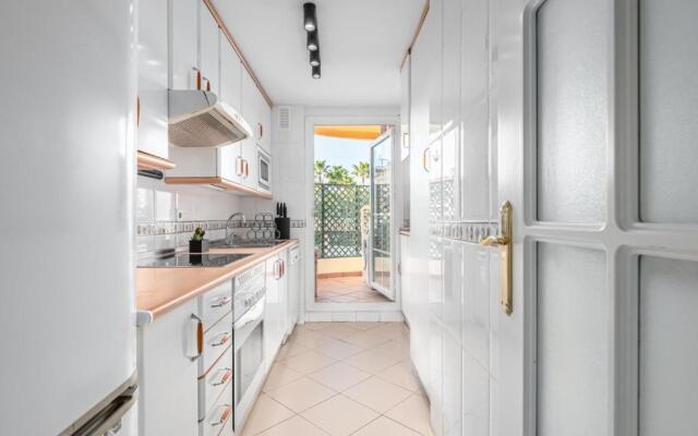 Beautiful 2 bed Apt with amazing views - RDR203