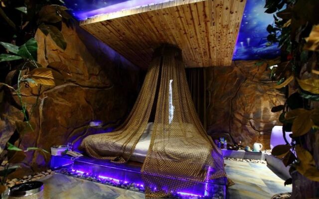 Wuhan U and I Theme Hotel