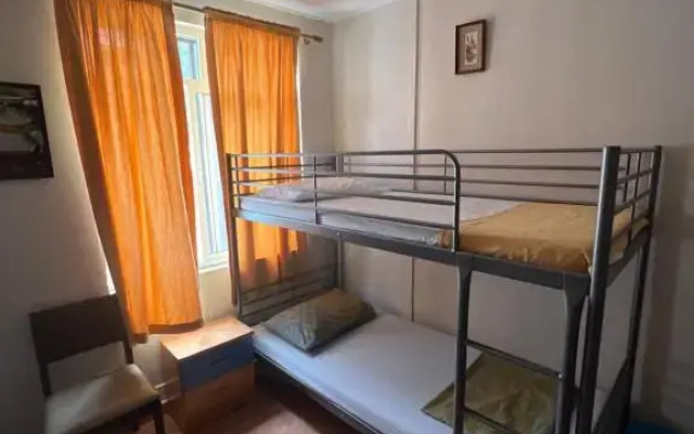 Emile Hostel