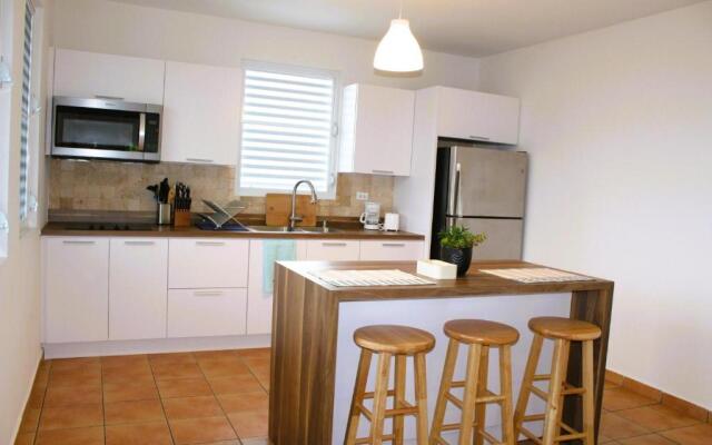 2 bdr apt - 4 min walk to Sandy Beach