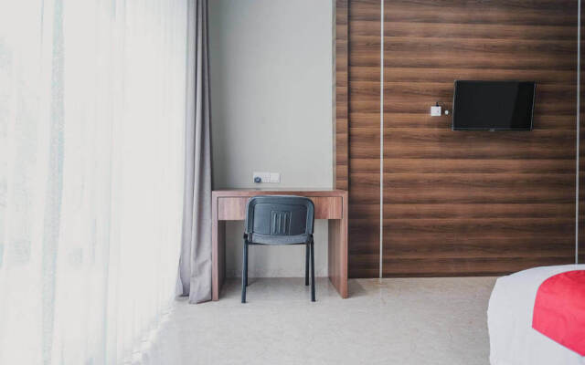 RedDoorz Premium @ Permata Baloi Green