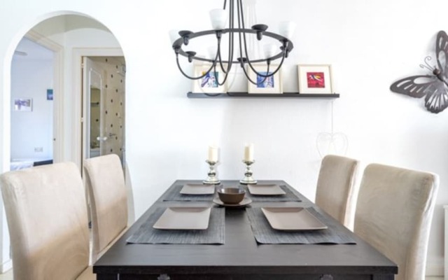 Apartment - 2 Bedrooms with Pool and WiFi - 107875