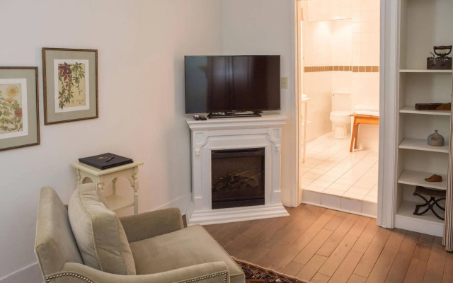 The Little Inn of Bayfield