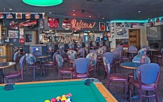 Holiday Lodge Hotel & Conference Center