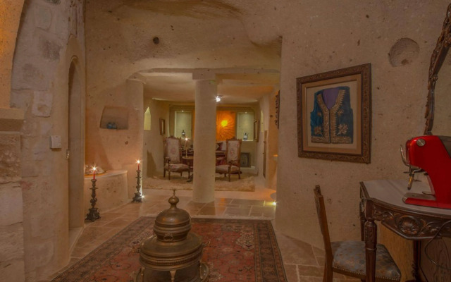 Elika Cave Suites & Spa
