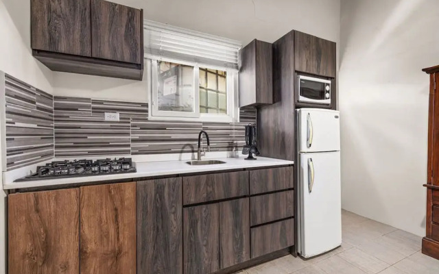 Cozy 1br1ba w Private Pool Patio Close 2 Beach