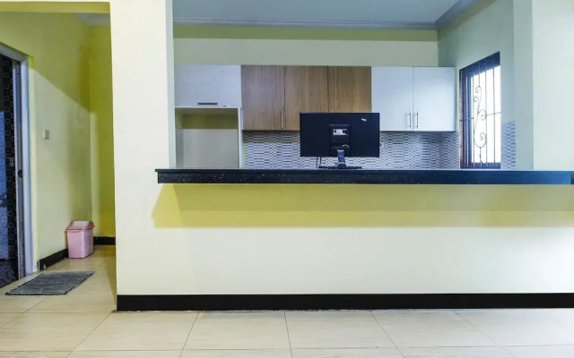 OYO Life 91606 Nadin Guest House Syariah