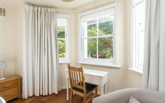 Super 1BD Flat in the Heart of Blackheath Village