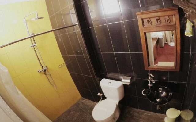 Amali Gallery Hotel
