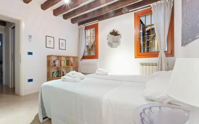 Riva Di Biasio Lovely Flat