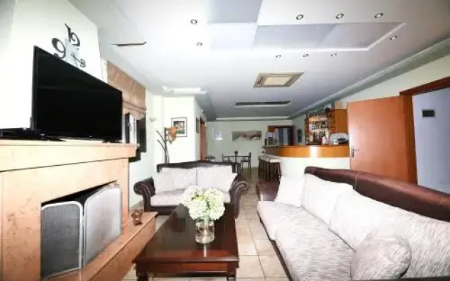 Palirria Hotel & Studios