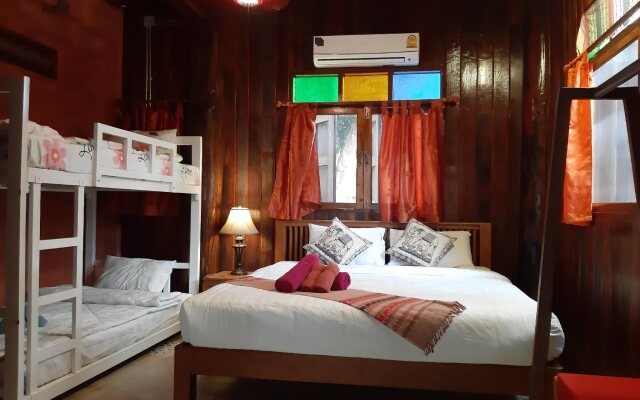 Nan De Panna Riverside Homestay