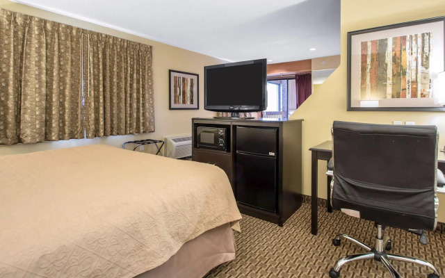 Quality Inn & Suites Sun Prairie Madison East