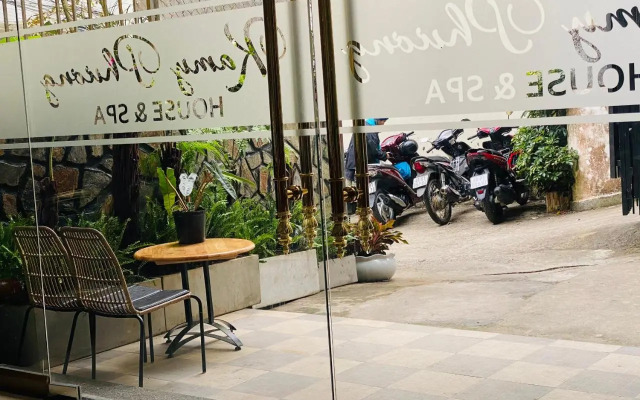 Hotel Le Huynh